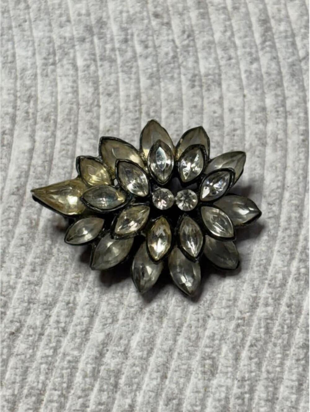 Vintage Rhinestone Flower Brooch